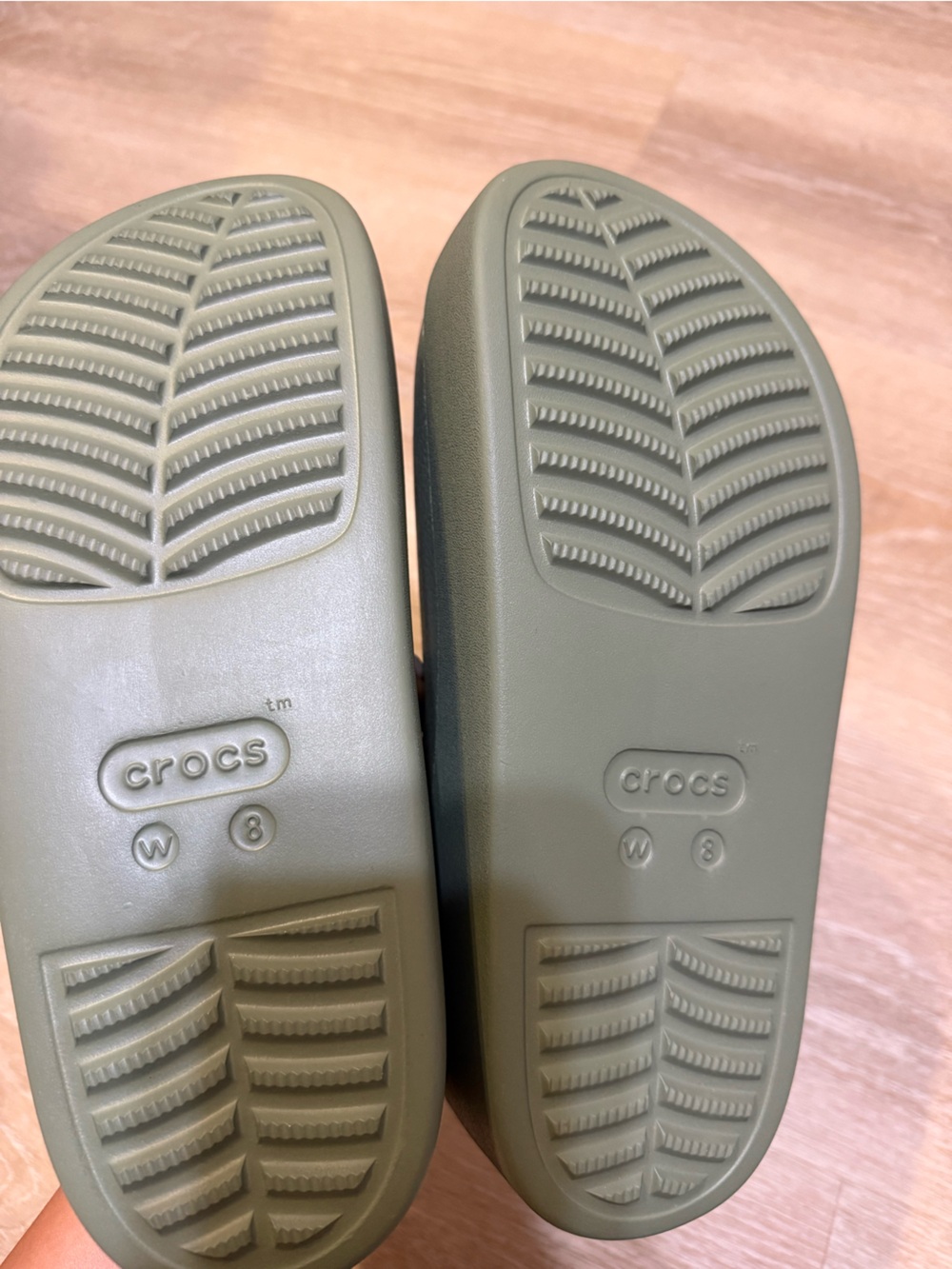 NWOT Crocs Dylan Platform Clog Cargo Size W8 - Picture 4 of 4